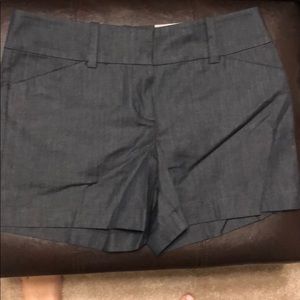 Ann Taylor size 4 signature shorts
